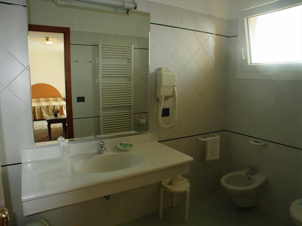 Hotel La Pigna Lignano Sabbiadoro Esterno foto